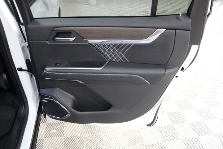 New 2026 GMC Acadia Denali w/ LPO, Floor Liner Package image 27