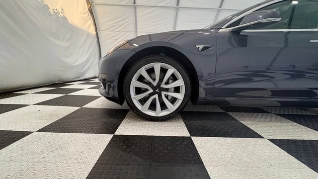 Used 2020 Tesla Model 3 Standard Range Plus RWD image 9