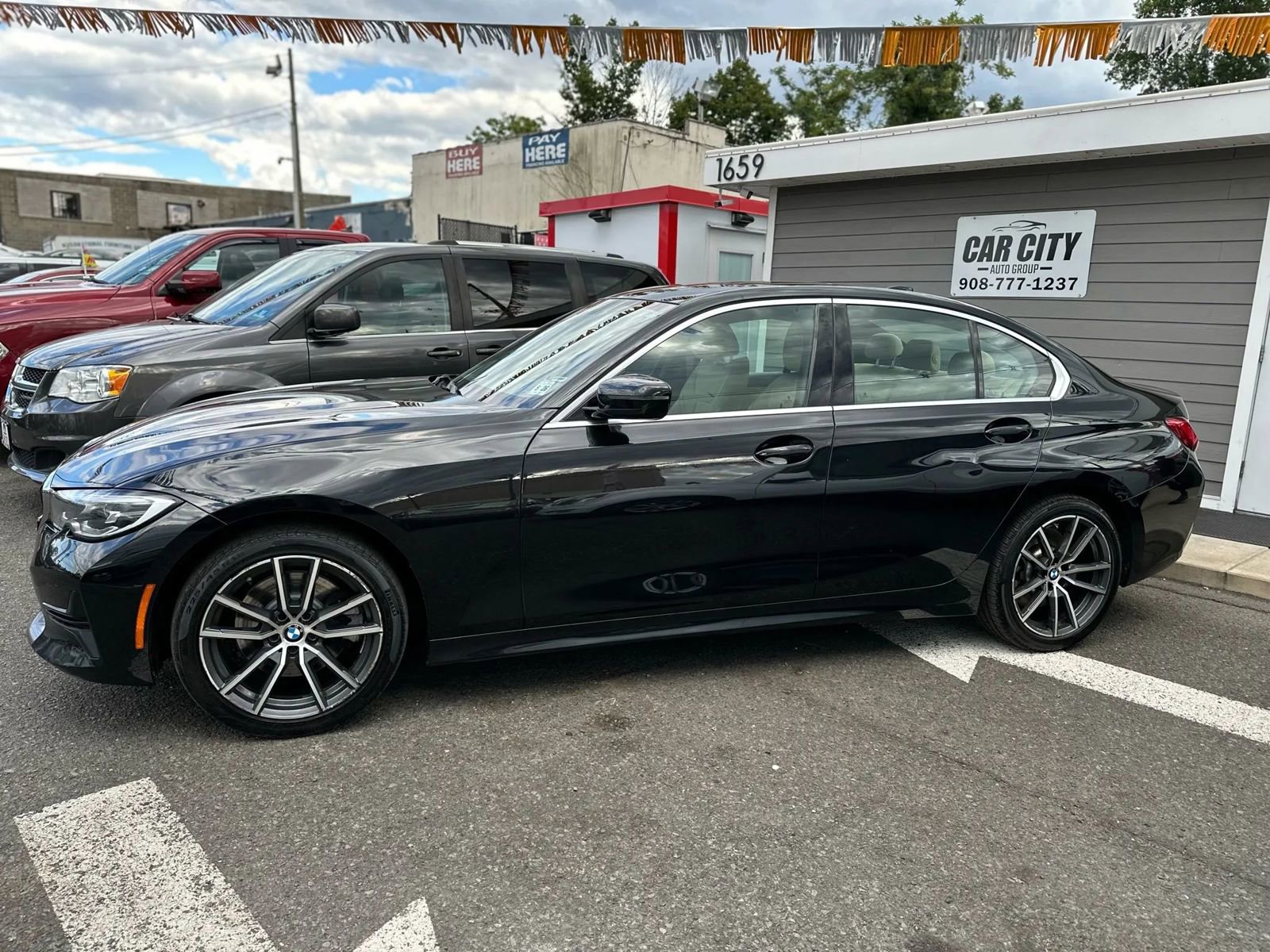 Used 2021 BMW 330i xDrive Sedan w/ Convenience Package image 8