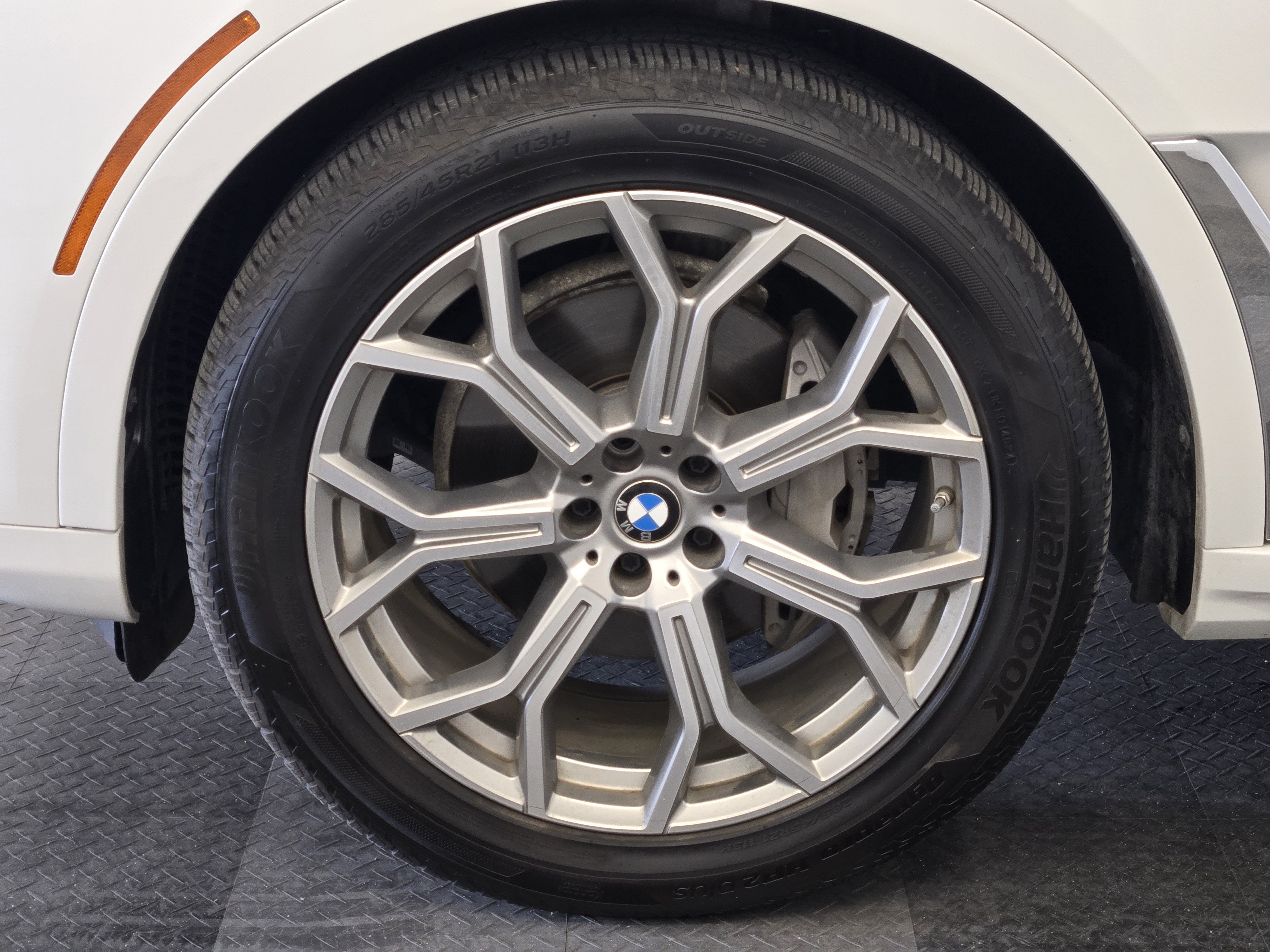 Used 2019 BMW X7 xDrive40i w/ Cold Weather Package AWD/4WD image 10