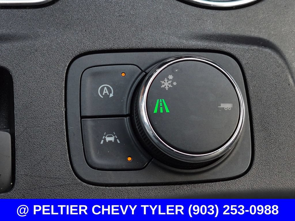 Used 2023 Chevrolet Traverse LT FWD image 27