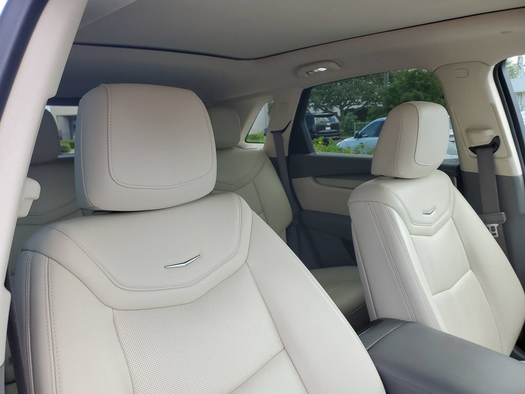Used 2020 Cadillac XT5 Premium Luxury FWD image 24
