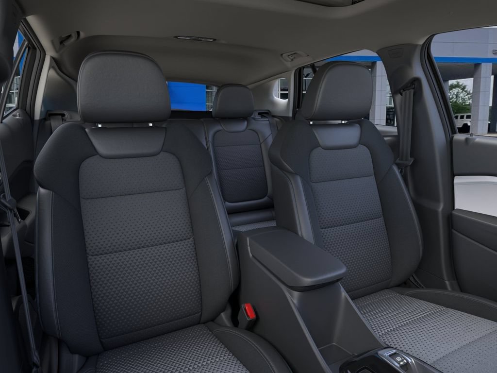 New 2026 Chevrolet Trax LT w/ Sunroof Package FWD image 17