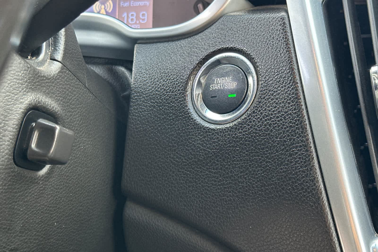 Used 2013 Cadillac SRX Performance FWD image 28
