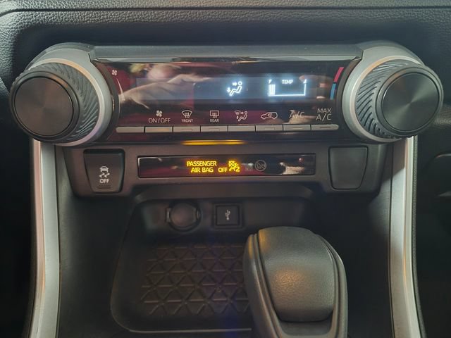 Certified 2020 Toyota RAV4 LE FWD image 24