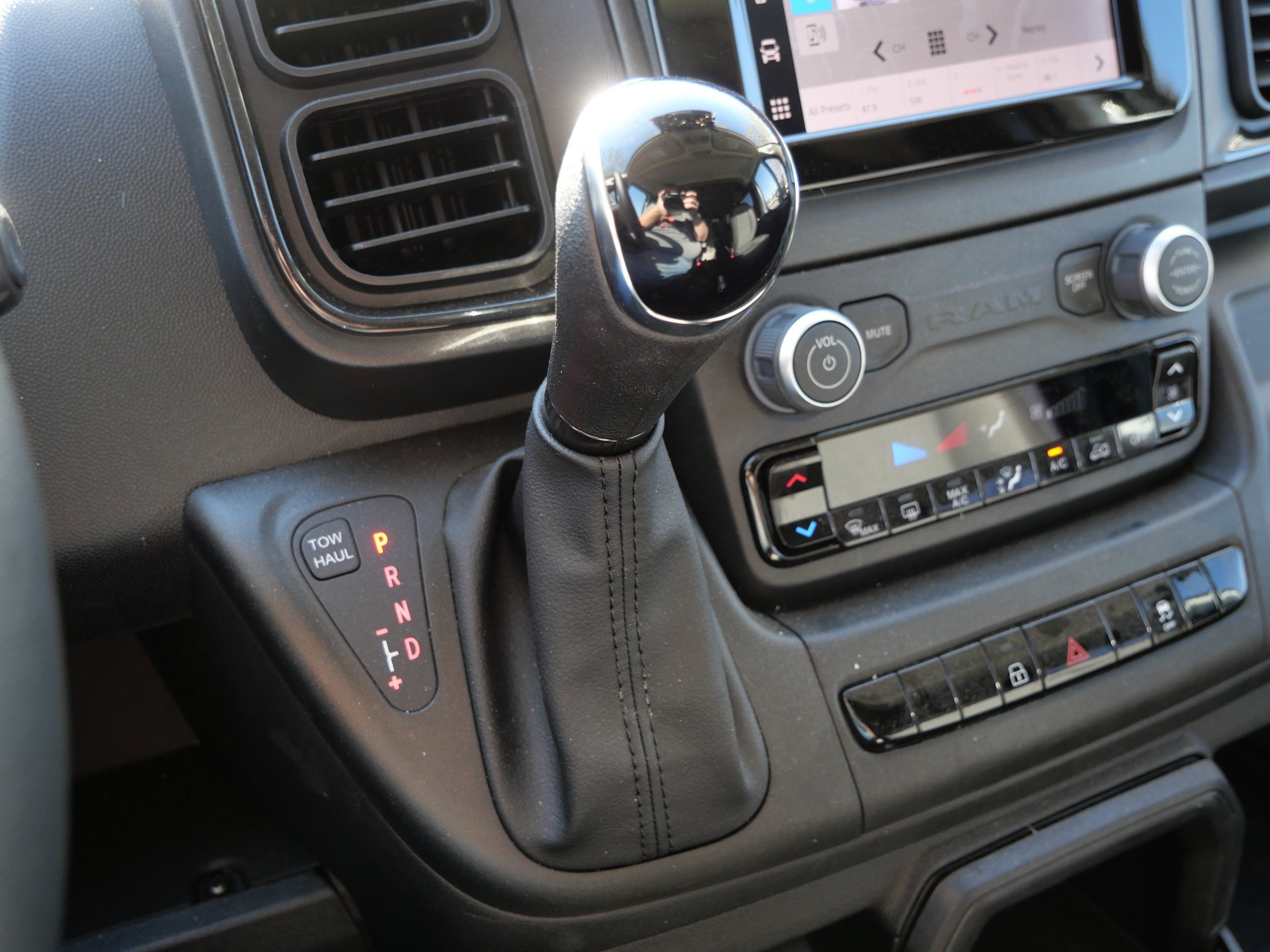 New 2026 RAM ProMaster 2500 w/ Convenience Group FWD image 19
