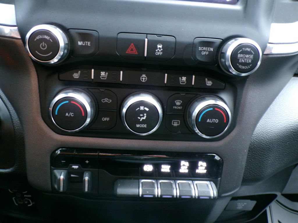 Used 2021 RAM 2500 Laramie w/ Night Edition AWD/4WD image 27