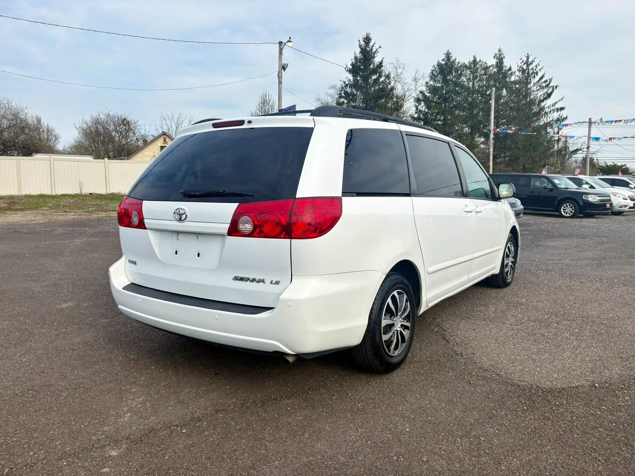 Used 2009 Toyota Sienna LE image 5