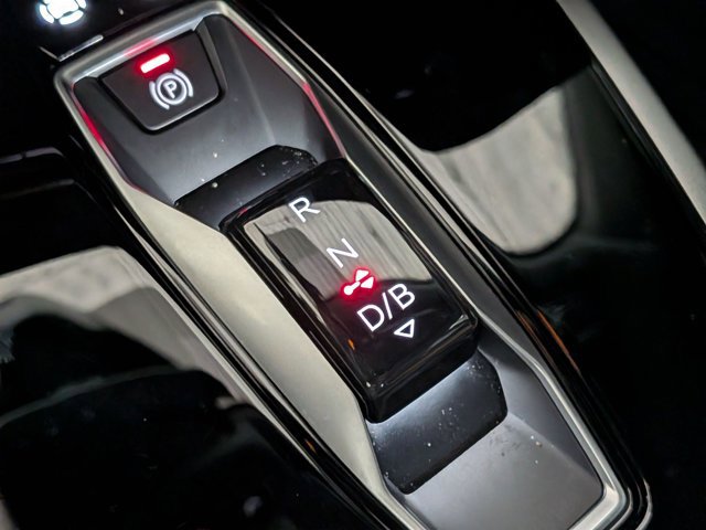 Used 2024 Audi Q4 e-tron Prestige AWD/4WD image 12