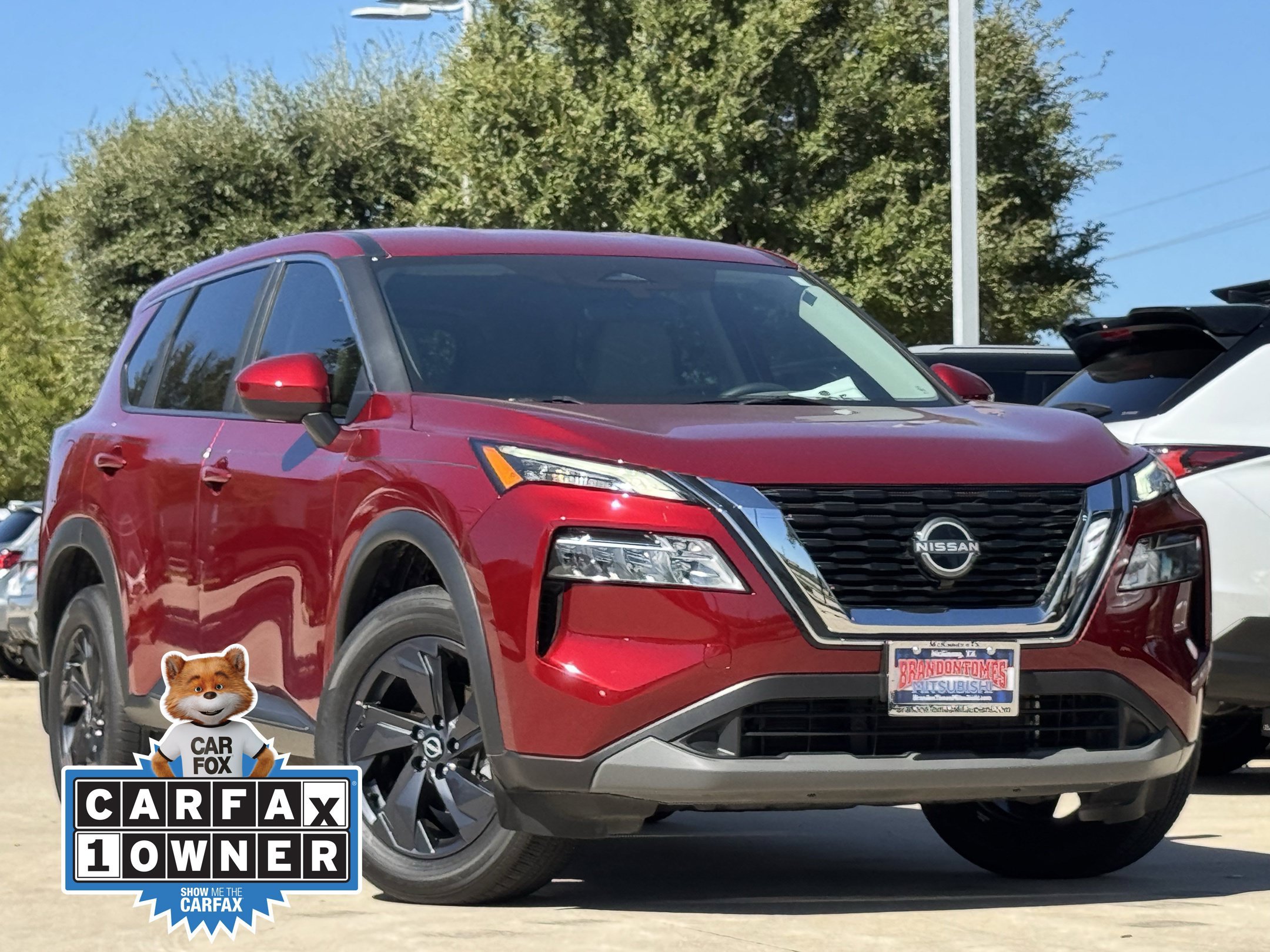 Used 2023 Nissan Rogue SV FWD image 2