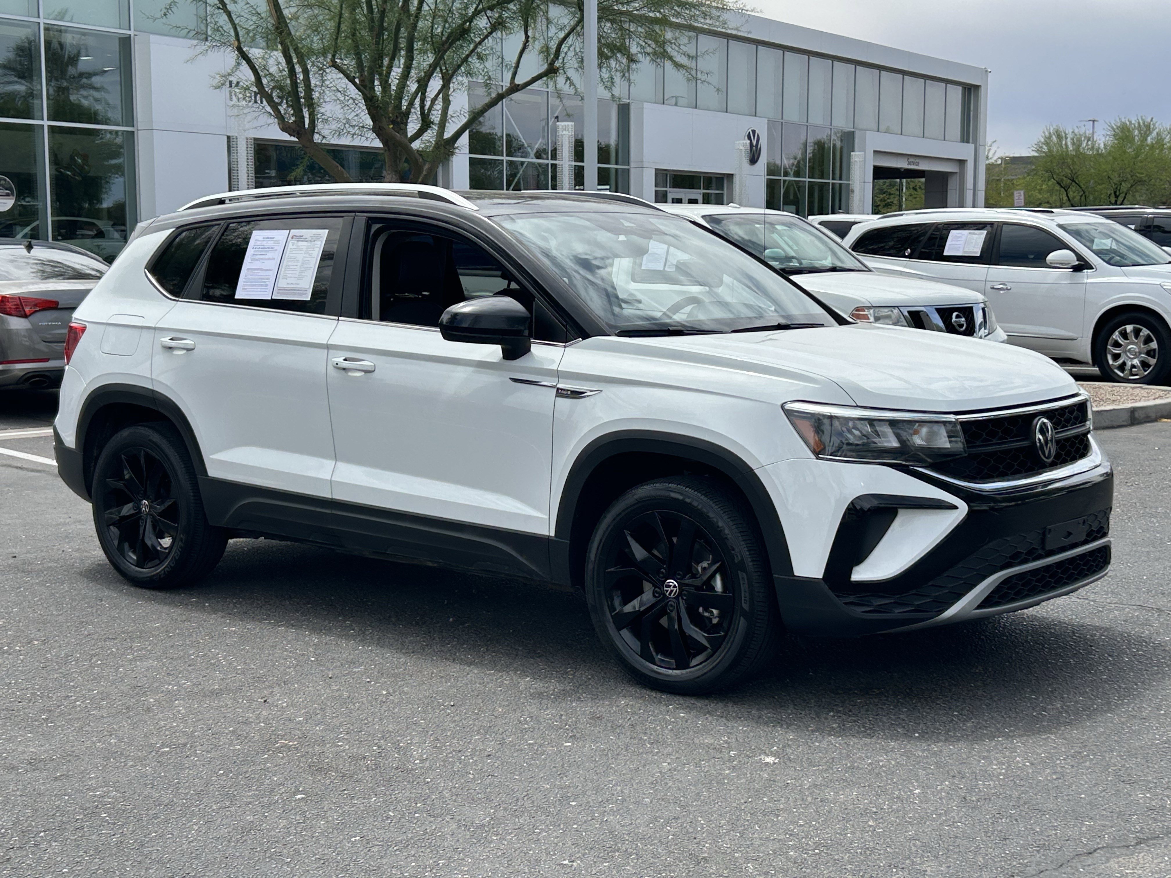 Used 2023 Volkswagen Taos SE w/ Panoramic Sunroof Package image 6