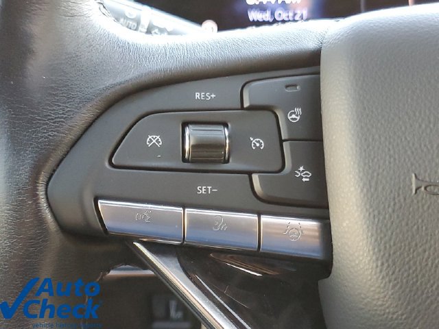 Used 2024 Cadillac Escalade ESV Premium Luxury RWD image 25