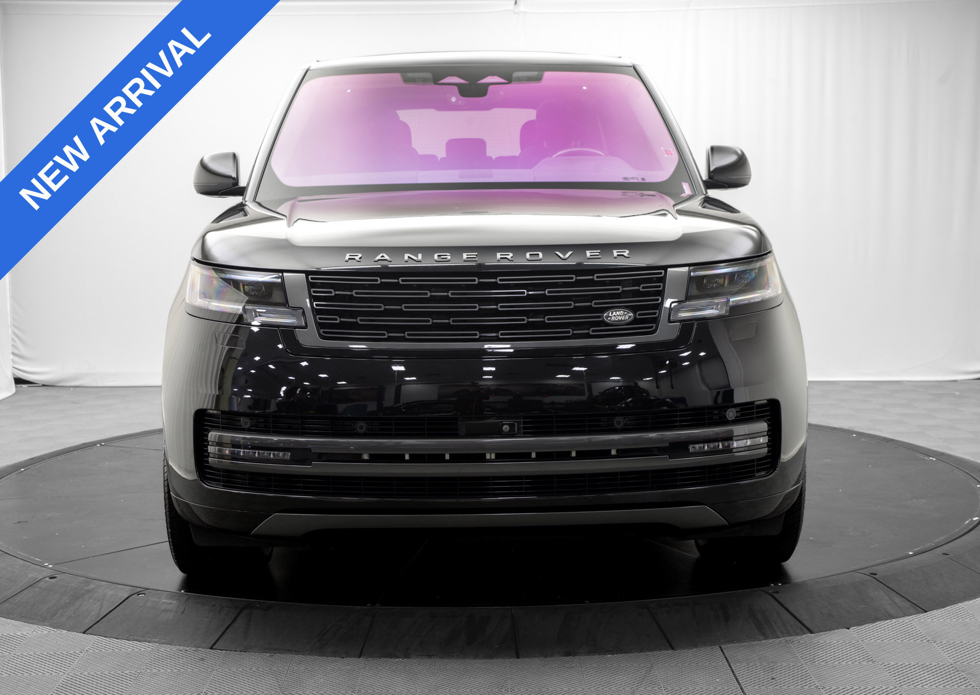 Used 2023 Land Rover Range Rover SE AWD/4WD image 2