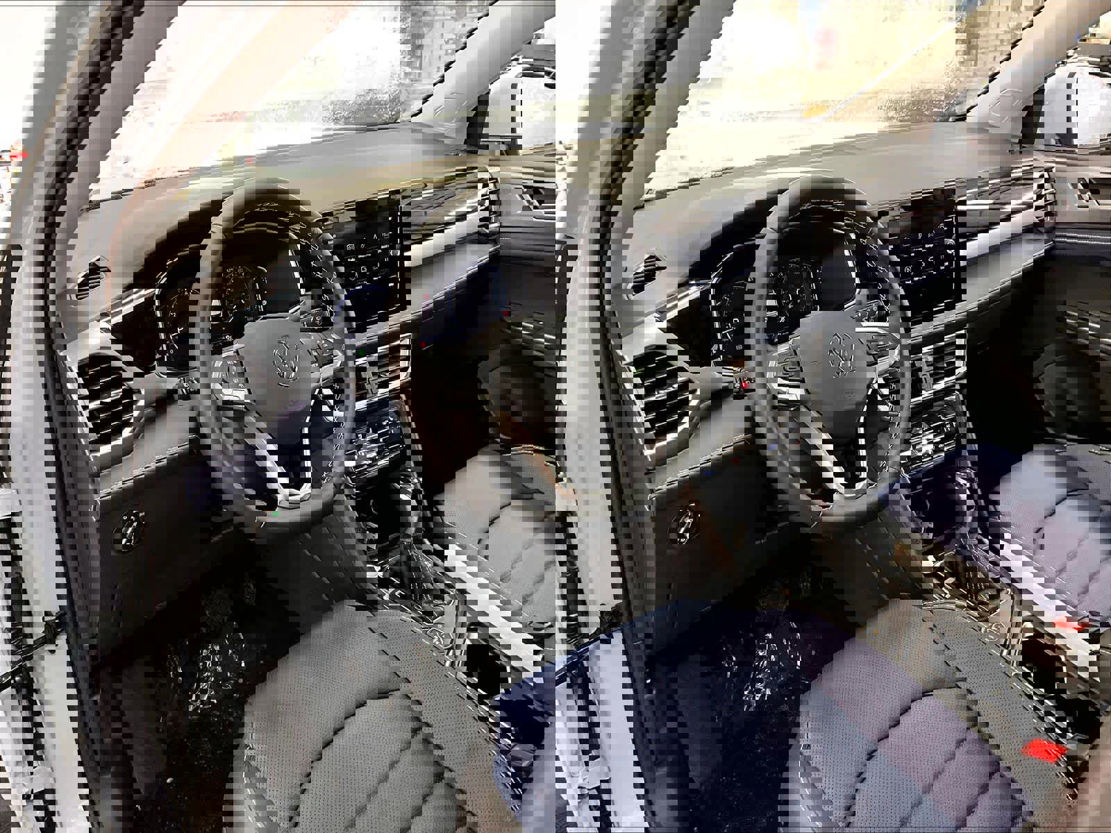 New 2026 Volkswagen Taos SEL image 8