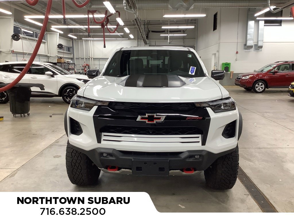 Used 2024 Chevrolet Colorado ZR2 w/ Technology Package AWD/4WD image 4