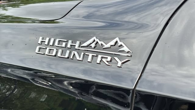 Used 2025 Chevrolet Tahoe High Country AWD/4WD image 40