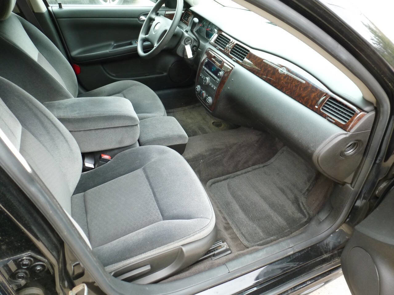 Used 2014 Chevrolet Impala Limited LS image 11