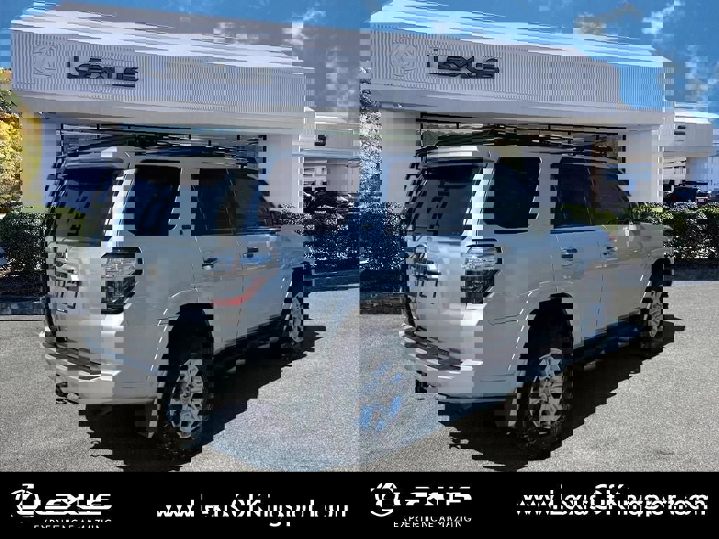 Used 2016 Toyota 4Runner SR5 image 5