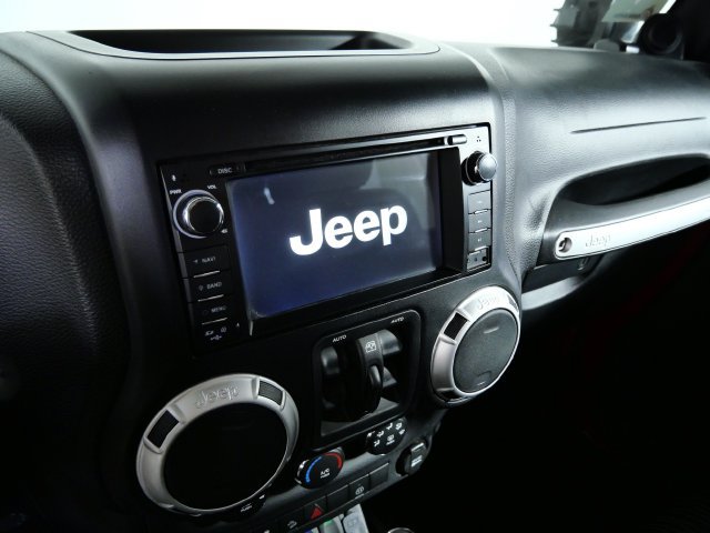 Used 2011 Jeep Wrangler Unlimited Sahara AWD/4WD image 18