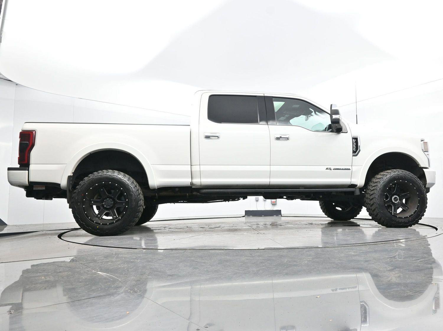 Used 2021 Ford F350 Platinum w/ Tremor Off-Road Package image 57