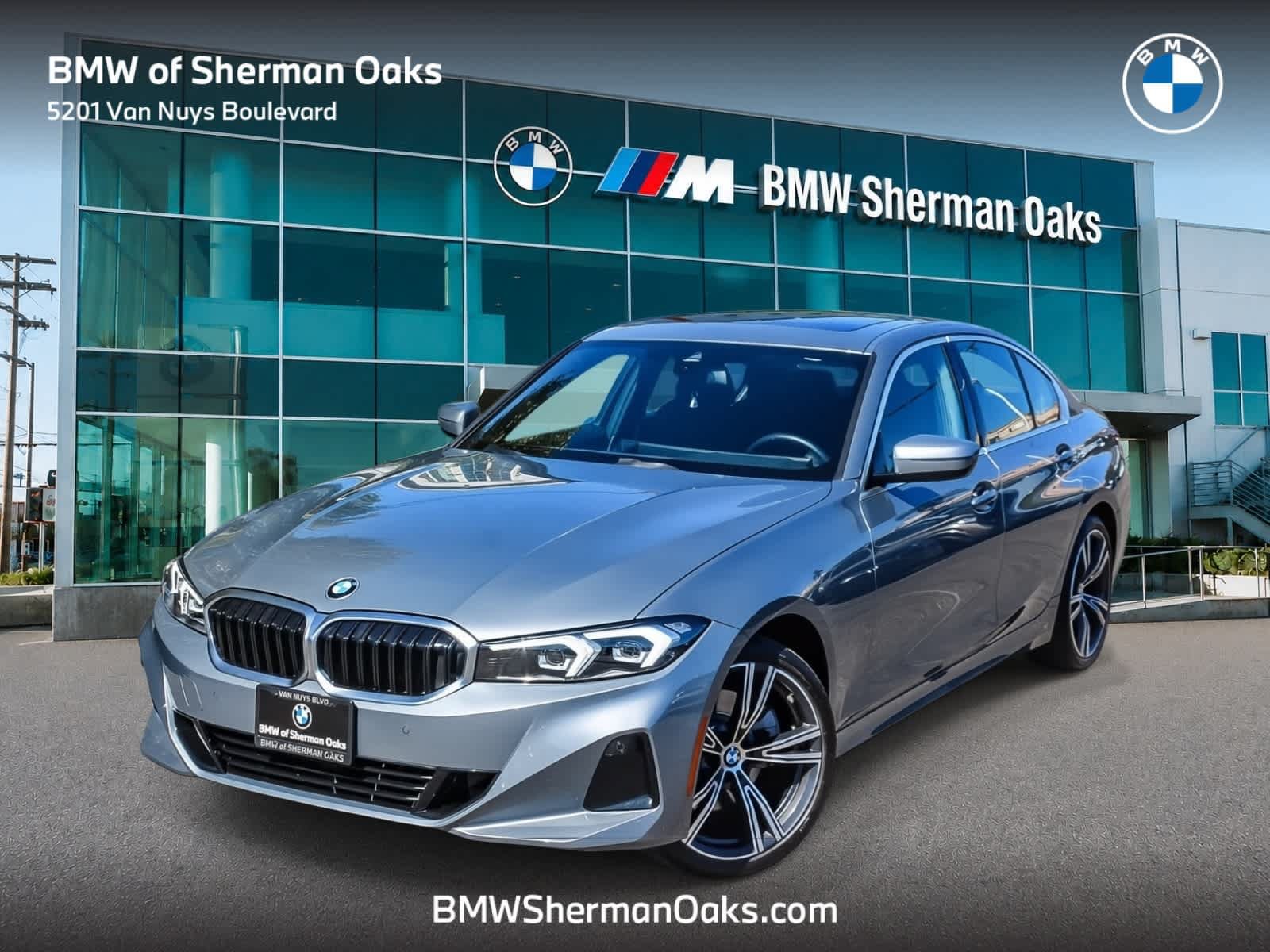 Used 2024 BMW 330i Sedan w/ Convenience Package RWD image 2