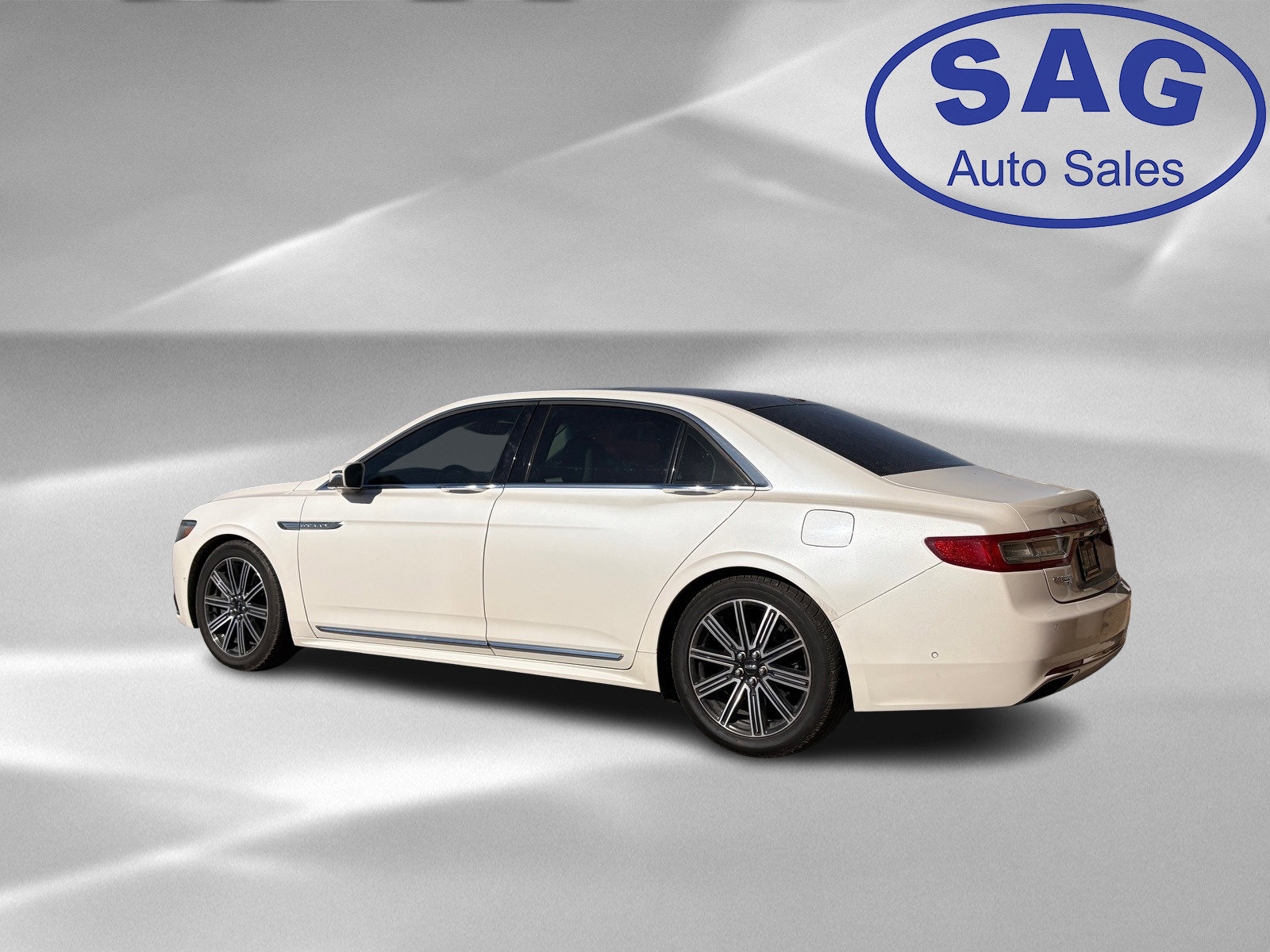 Used 2017 Lincoln Continental Reserve w/ Luxury Package image 4