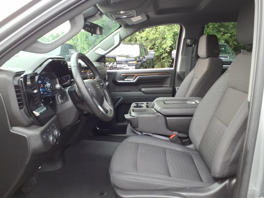 Certified 2024 Chevrolet Silverado 1500 RST AWD/4WD image 10