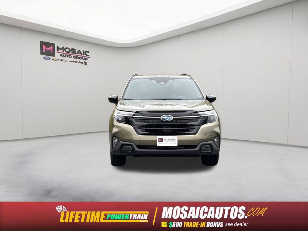Used 2025 Subaru Forester Touring AWD/4WD image 2