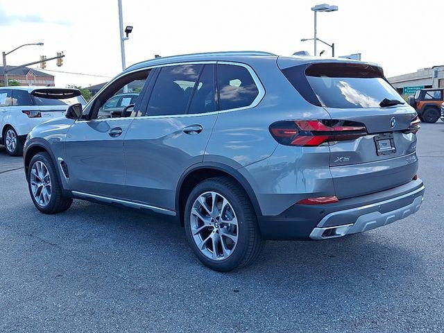 Used 2026 BMW X5 xDrive40i w/ Premium Package image 3
