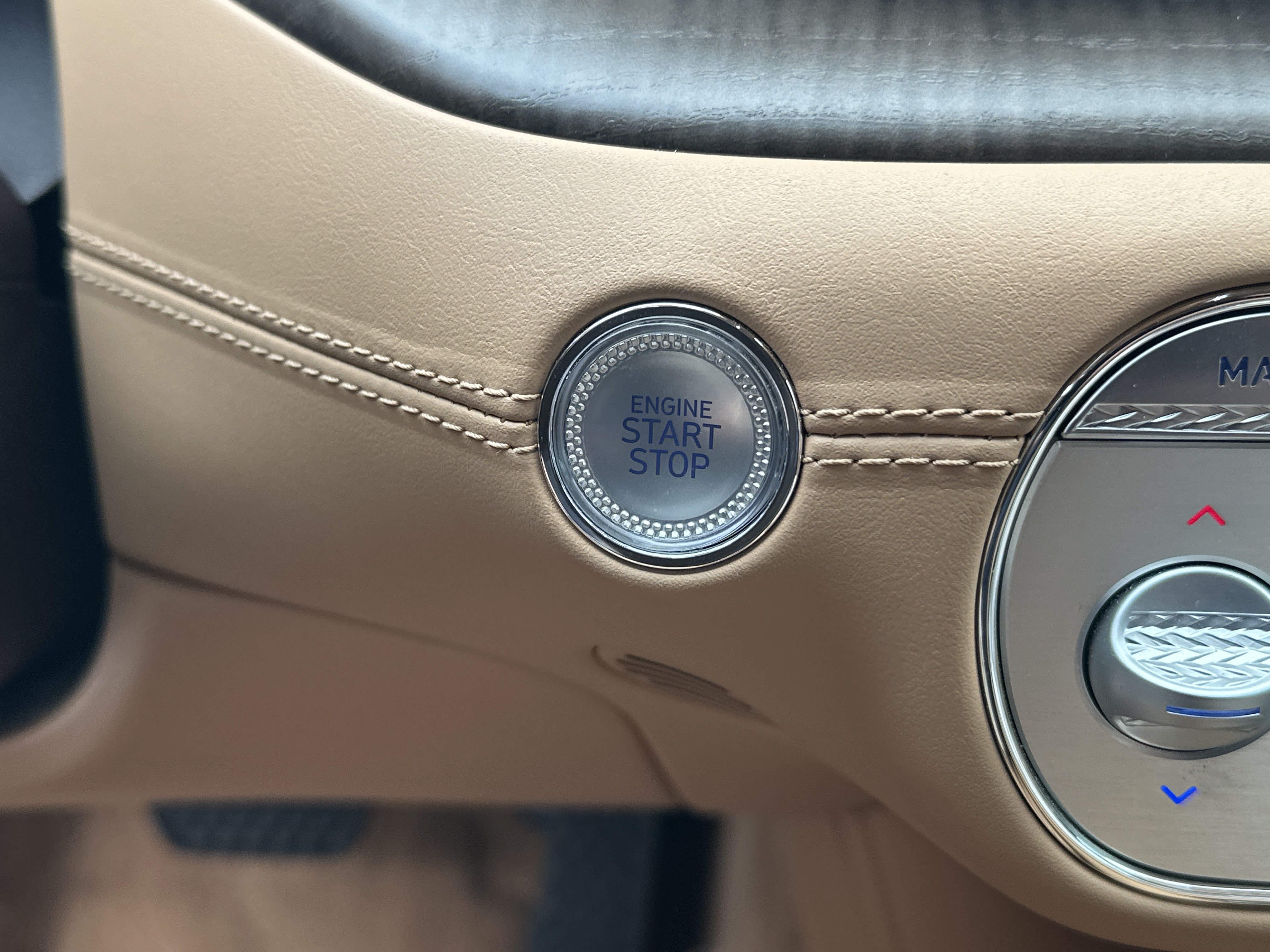 Certified 2025 Genesis G90 3.5T AWD/4WD image 19