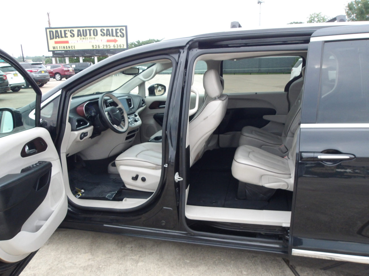 Used 2020 Chrysler Pacifica Limited image 15