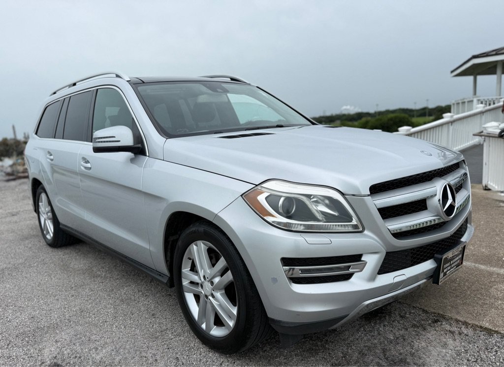 Used 2016 Mercedes-Benz GL 450 4MATIC image 3