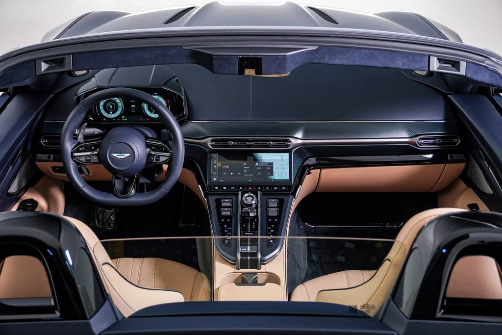 Used 2026 Aston Martin V8 Vantage Roadster RWD image 22