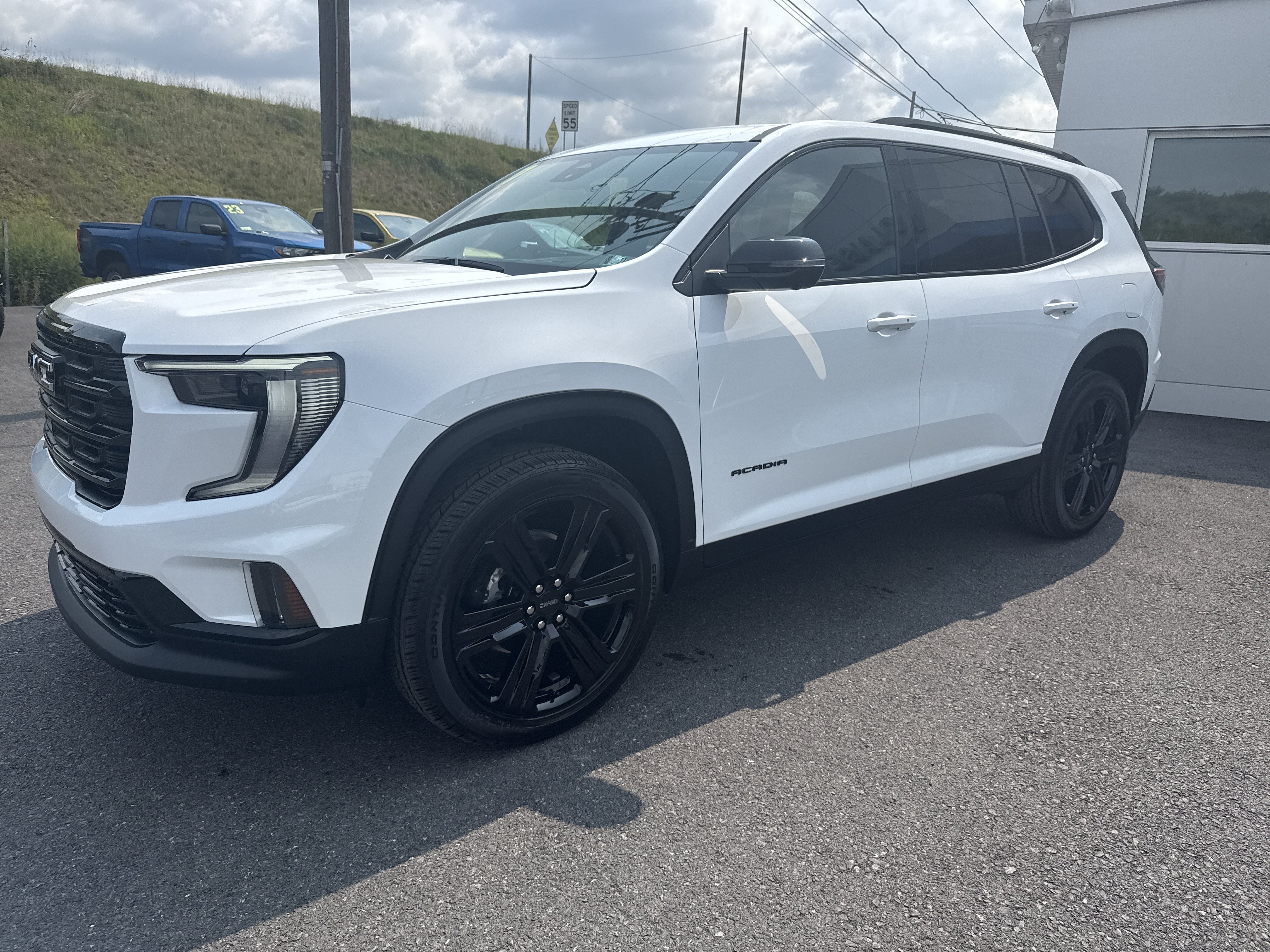 New 2027 GMC Acadia Elevation w/ Black Edition AWD/4WD image 7