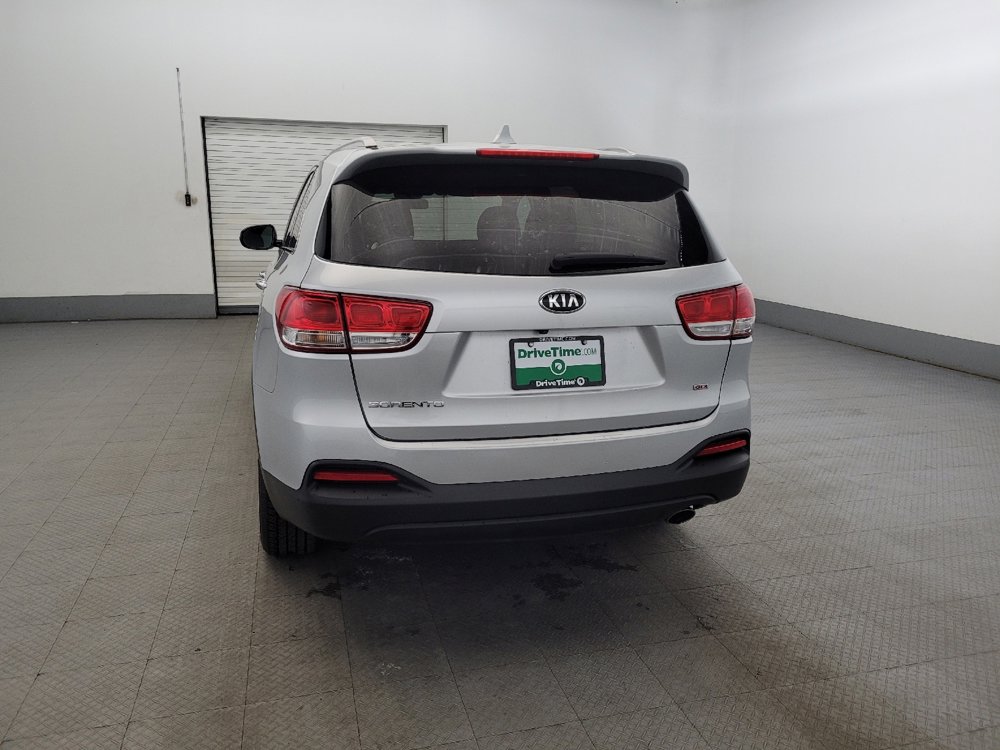 Used 2018 Kia Sorento LX image 6
