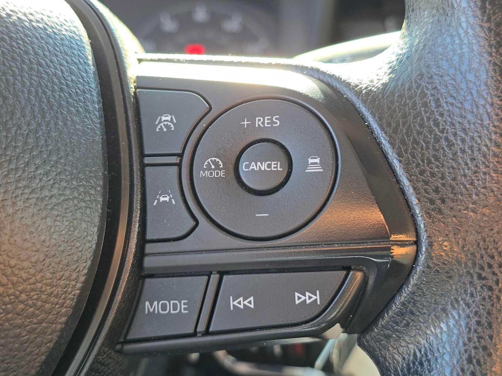Certified 2025 Toyota Corolla LE FWD image 29