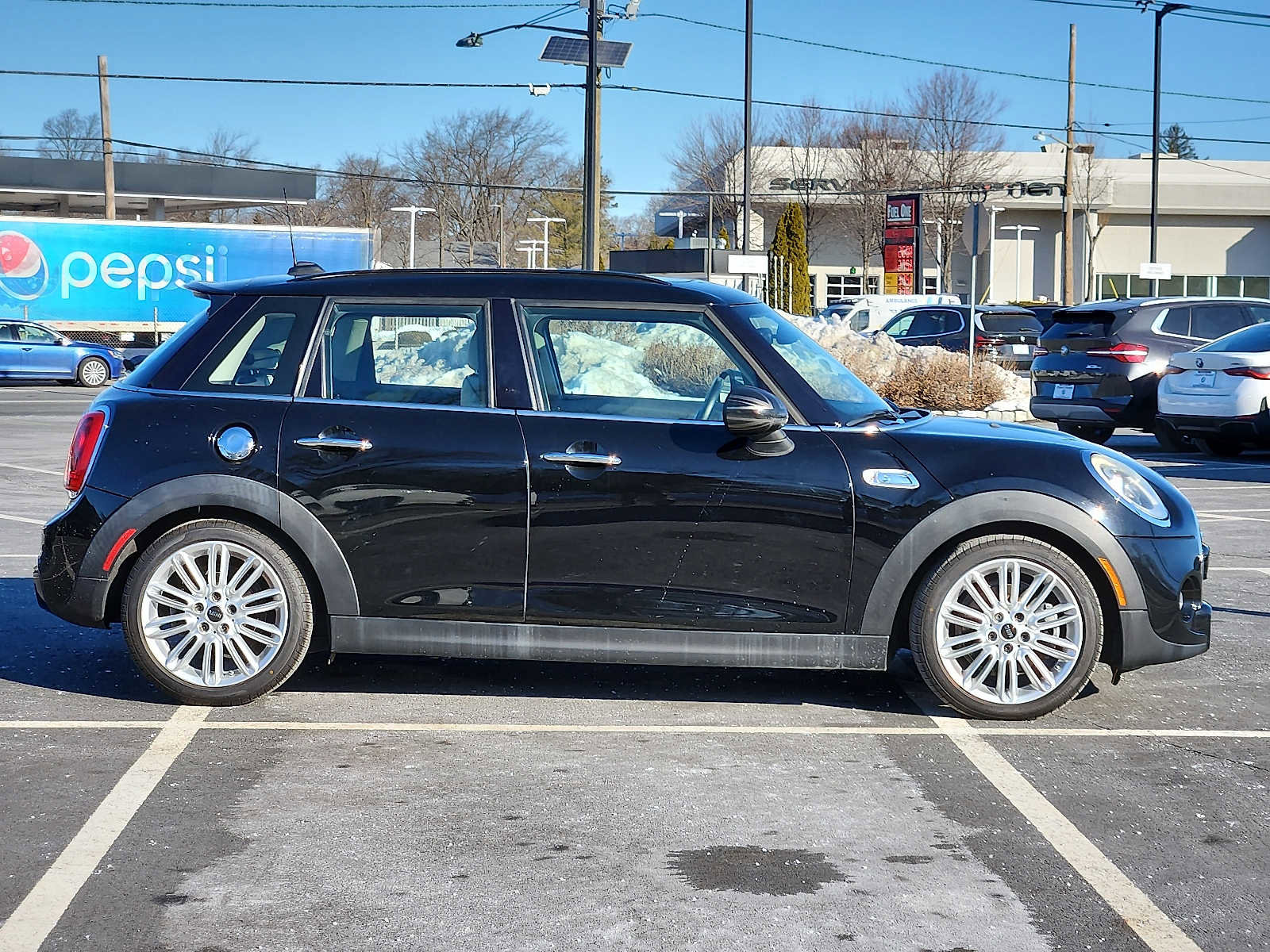 Used 2016 MINI Cooper S w/ Premium Package image 7