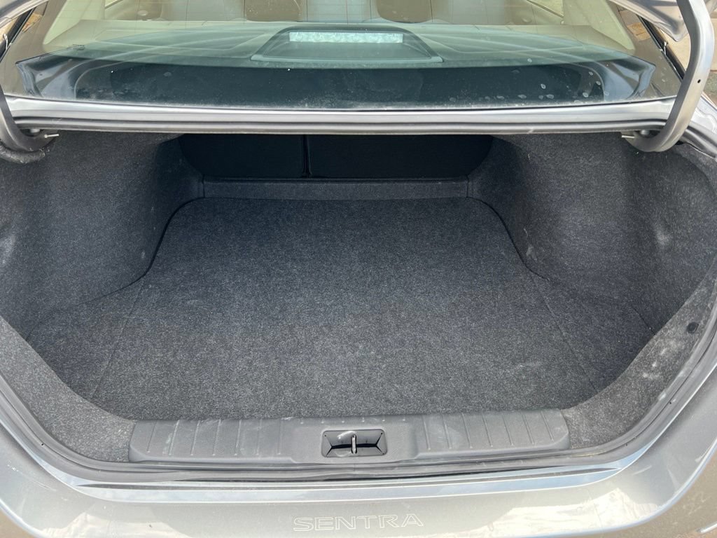 Used 2020 Nissan Sentra SR FWD image 11