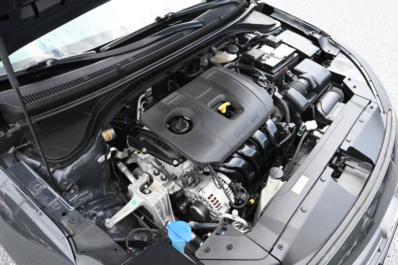 Used 2020 Hyundai Elantra SE FWD image 38