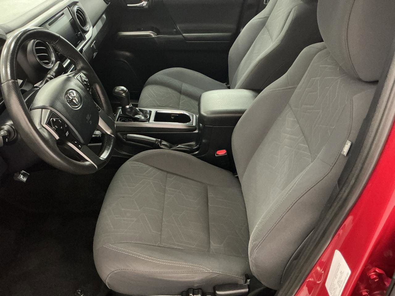 Used 2019 Toyota Tacoma SR5 AWD/4WD image 9