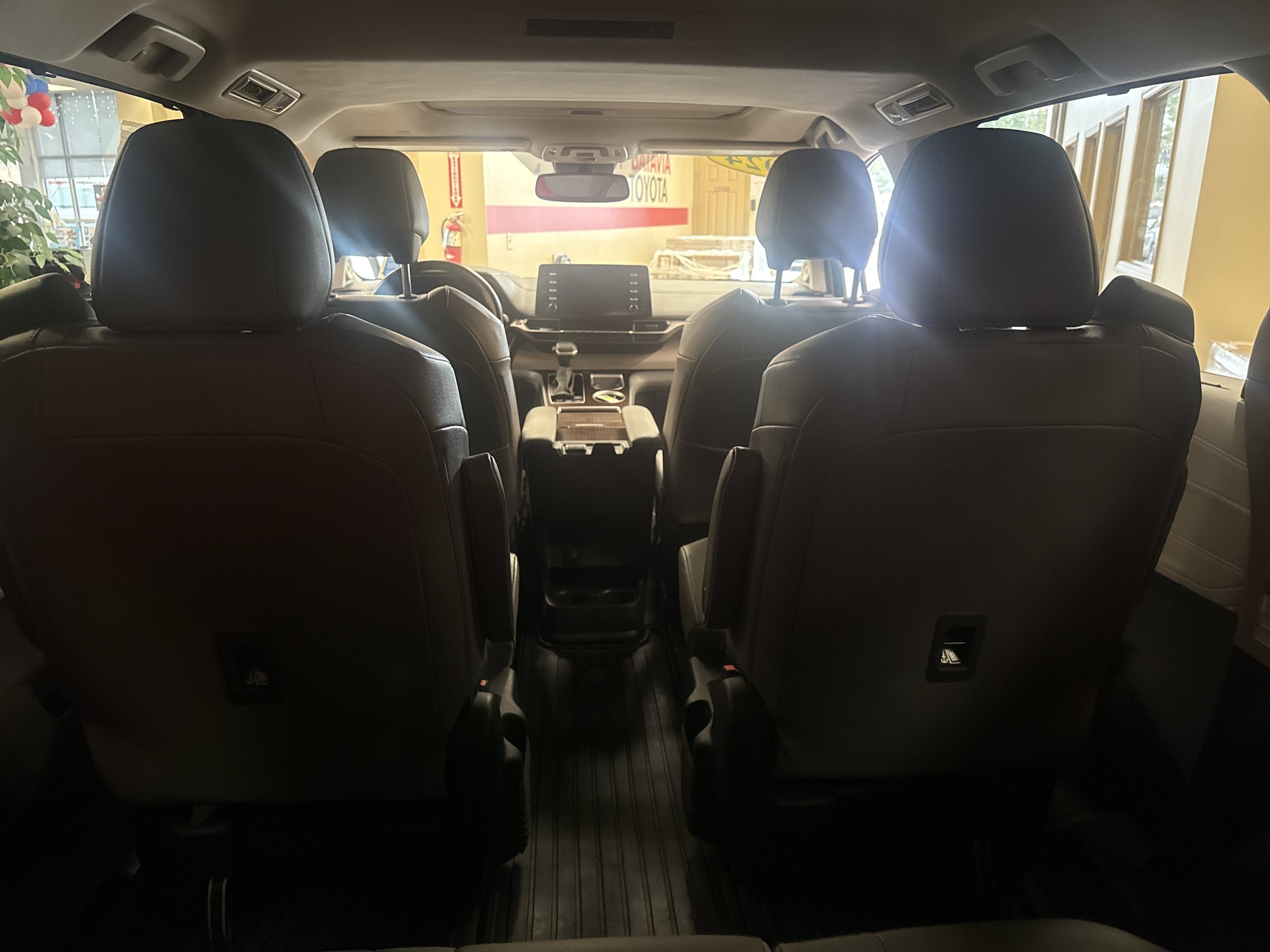 Used 2024 Toyota Sienna XLE w/ XLE Plus Package AWD/4WD image 12