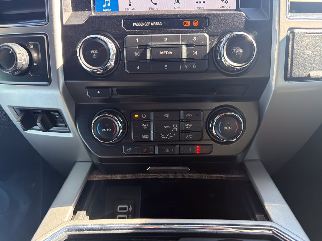Used 2018 Ford F350 Lariat w/ Tow Technology Bundle AWD/4WD image 9