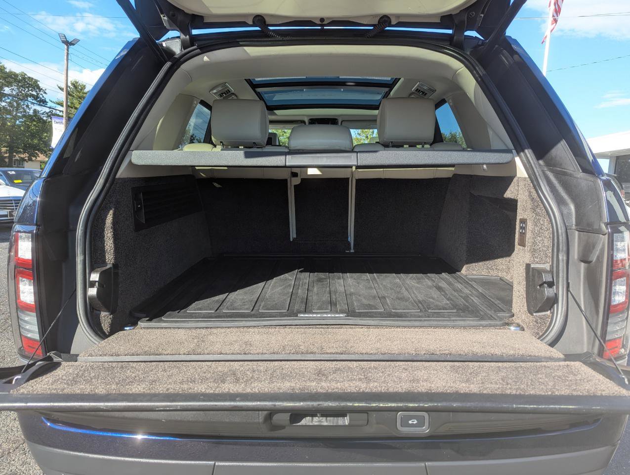 Used 2016 Land Rover Range Rover Supercharged image 58