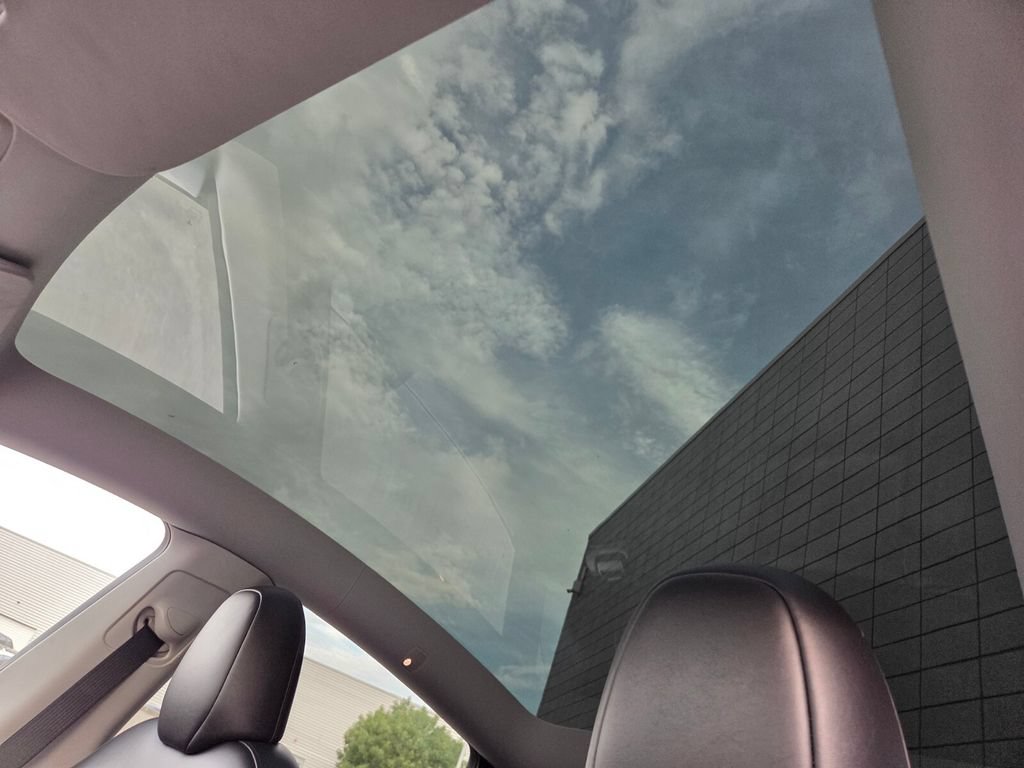 Used 2023 Tesla Model Y Long Range AWD/4WD image 10