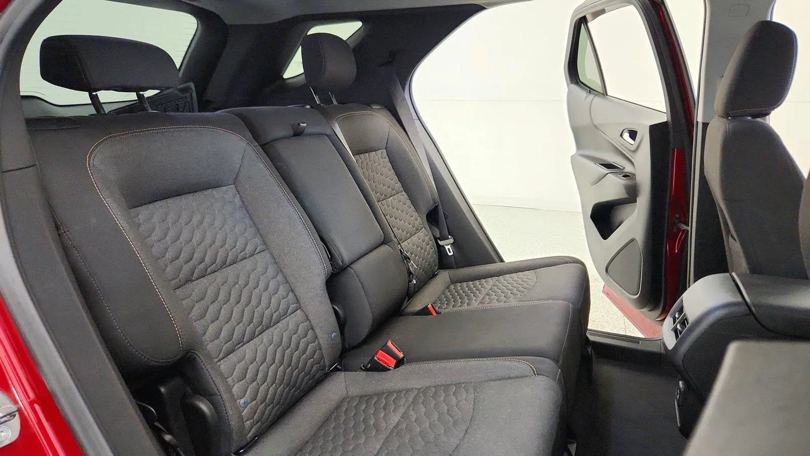 Used 2020 Chevrolet Equinox LT FWD image 30
