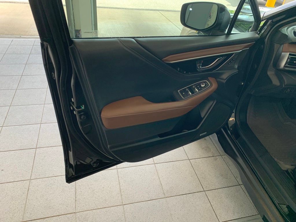 Used 2021 Subaru Outback Touring XT AWD/4WD image 4