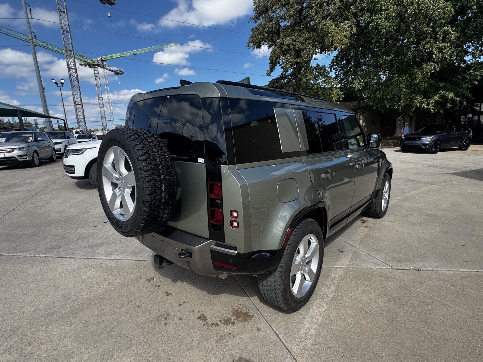 Certified 2025 Land Rover Defender 110 X-Dynamic SE AWD/4WD image 8
