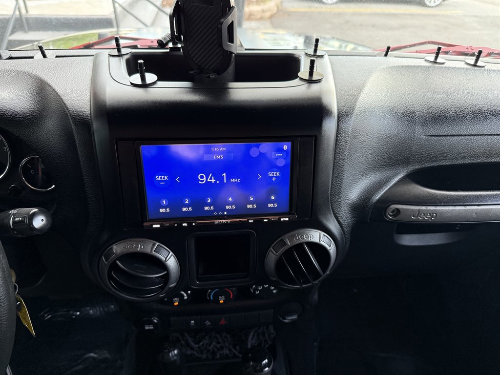 Used 2015 Jeep Wrangler Unlimited Sport image 18