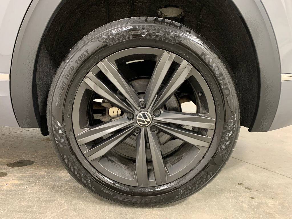 Used 2022 Volkswagen Atlas Cross Sport SEL R-Line image 22