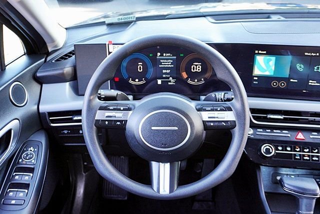 Certified 2025 Hyundai Sonata SE image 18